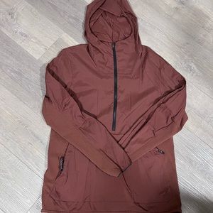 Lululemon Mens 1/2 zip hiking anorak. Size M. Worn once